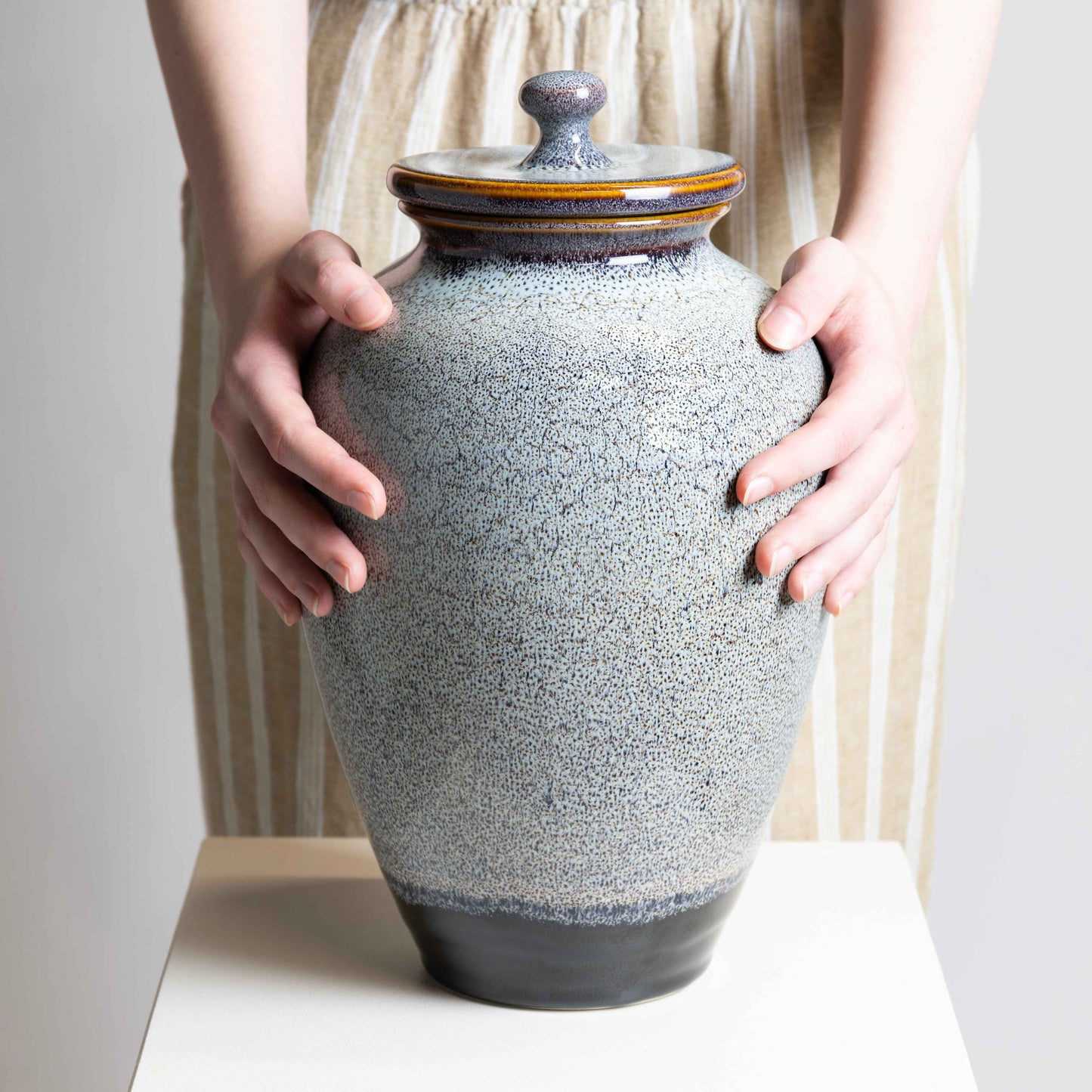 Urn Large